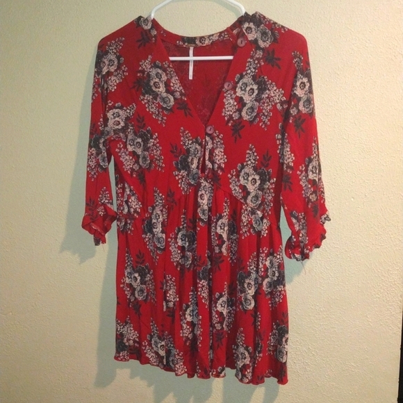 Free People Tops - Free people red floral 3/4 bell sleeve  Baby Doll top L